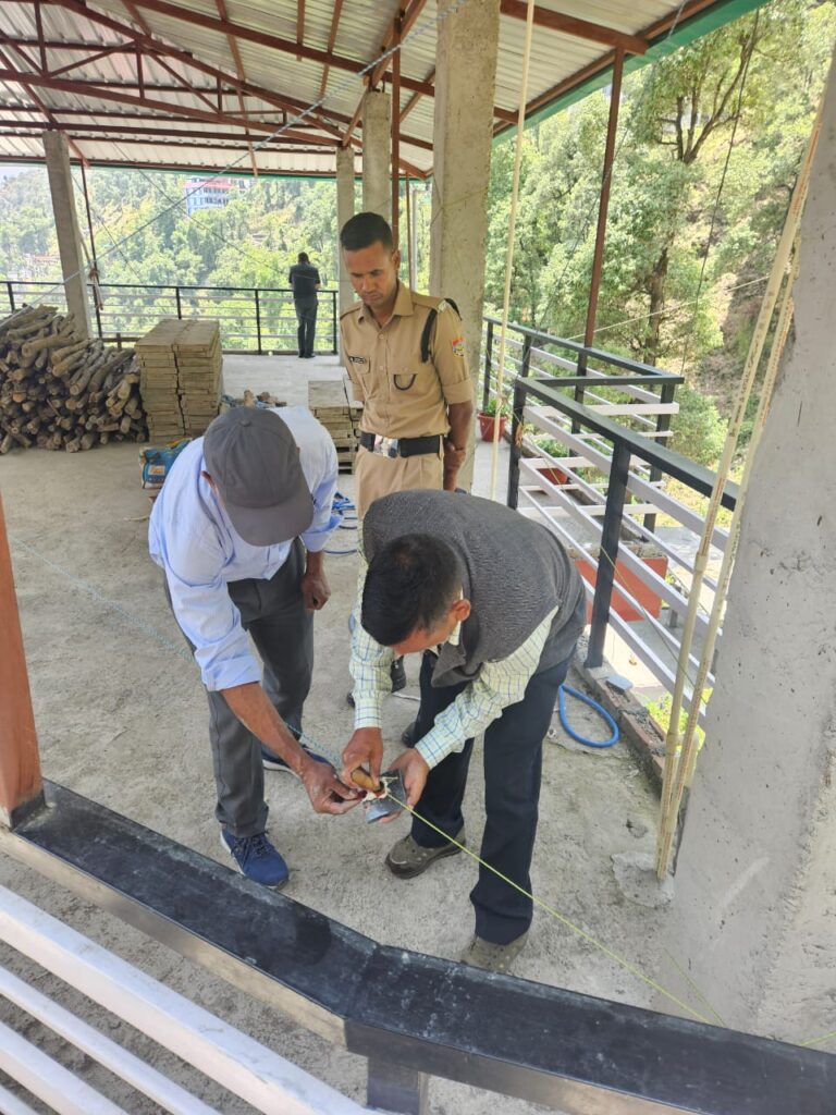 अवैध निर्माण के ऊपर एमडीडीए की कारवाही जारी