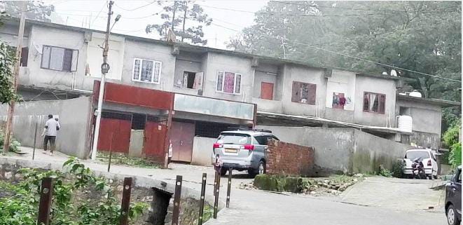 उत्तराखण्ड राज्य निर्माण आंदोलनकारी प्रदीप भण्डारी ने मसूरी पालिका के ईओ पर गौशाला निर्माण के नाम पर 75 लाख के घोटाले का आरोप लगाया है
