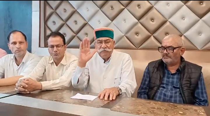 शहर कांग्रेस कमेटी ने पत्रकार वार्ता कर शहर की बिगड़ती हालात पर प्रदेश सरकार, विधायक, मंत्री व प्रशासन को कटघरे में किया खड़ा।