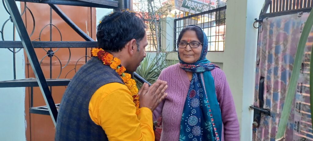 नगर निगम देहरादून वार्ड नंबर 73 विद्या विहार में निर्दलीय प्रत्याशी नवीन नौटियाल ने किया व्यापक जन सम्पर्क
