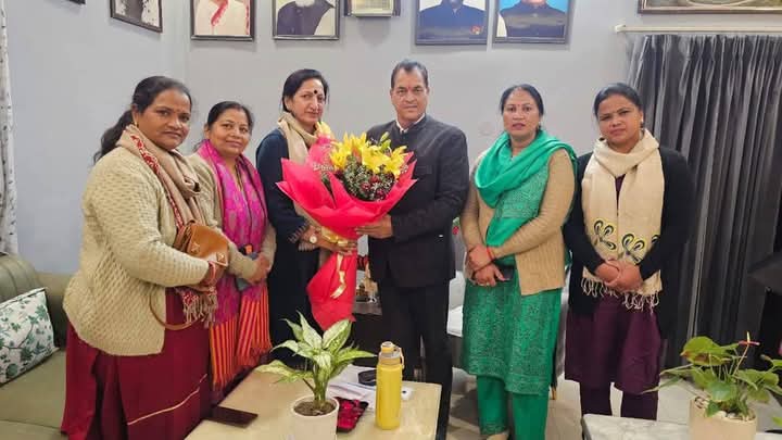नगर पालिका अध्यक्ष मीरा सकलानी ने शपथ लेने के बाद पहली बार शहरी विकास मंत्री प्रेमचंद अग्रवाल और वन मंत्री सुबोध उनियाल से शिष्टाचार भेंट